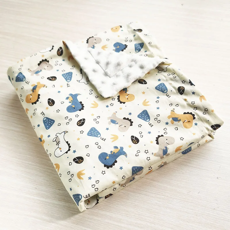 Couverture bébé double couche imprimé dinosaures étoiles et formes géométriques douce peluche coton polyester