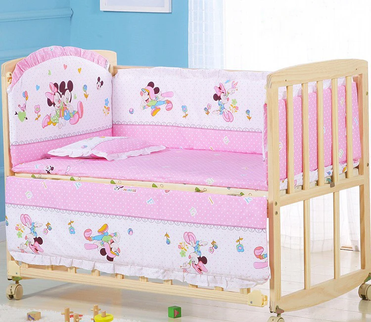 Lit bébé en bois avec tissu coton Mickey Disney 安全 protecteur style enfantin matelas et coussin inclus rose te