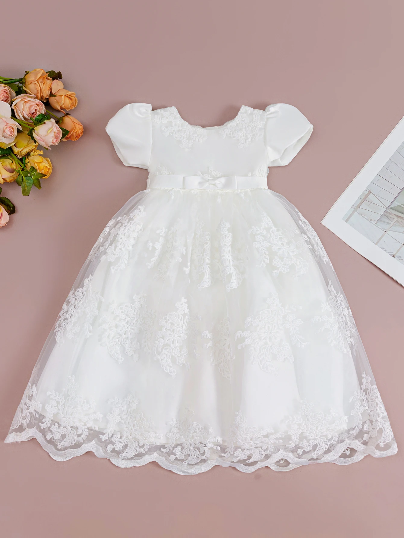 Robe de baptême bébé fille en satin et tulle dentelle occasion spéciale